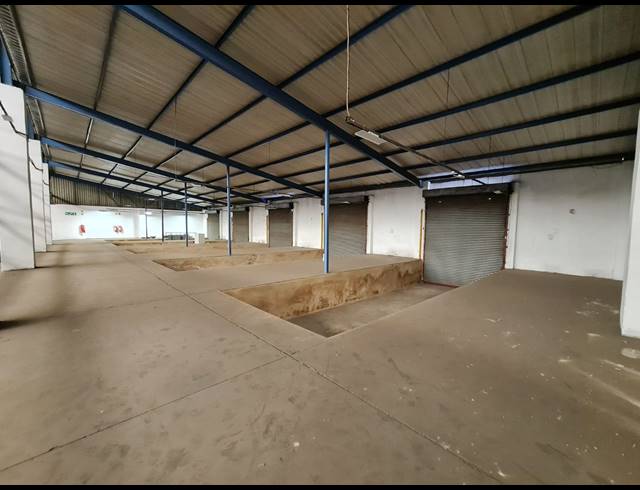 5,500M² WAREHOUSE TO LET IN WADEVILLE